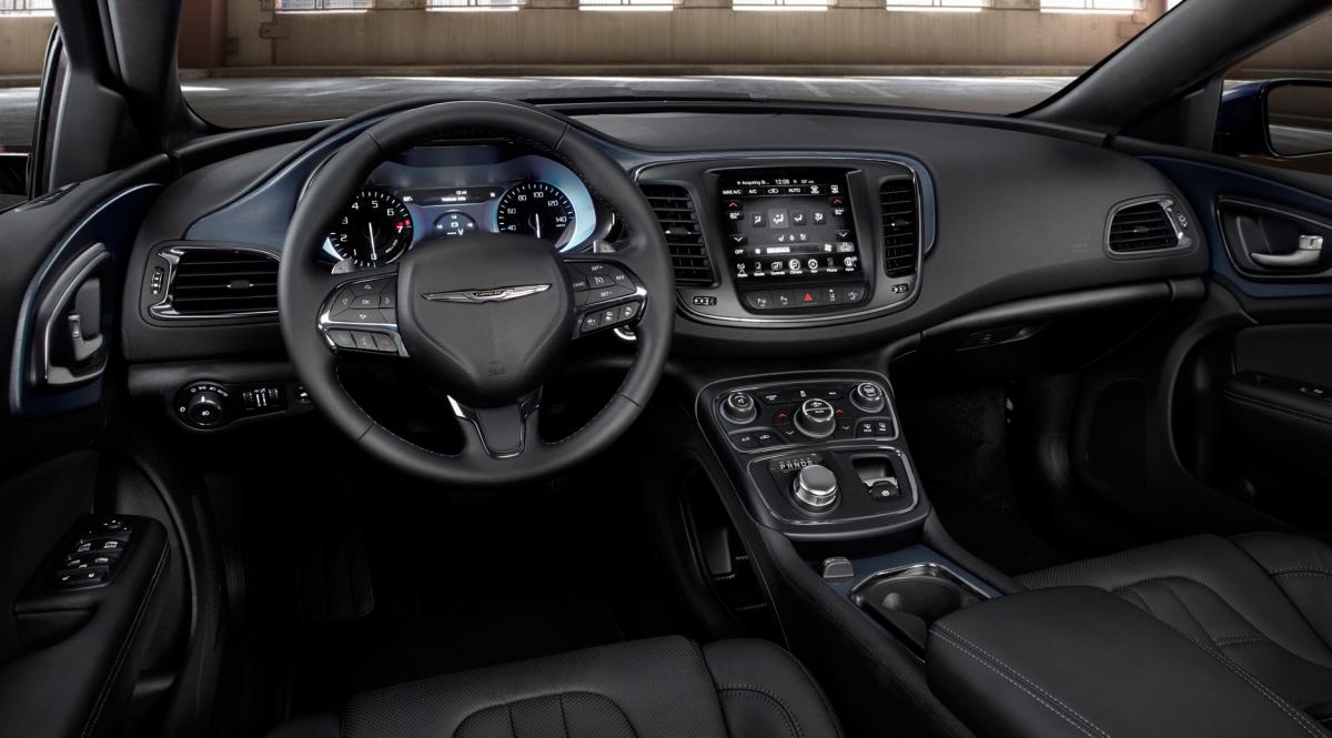 Chrysler-200-2014-3.jpg